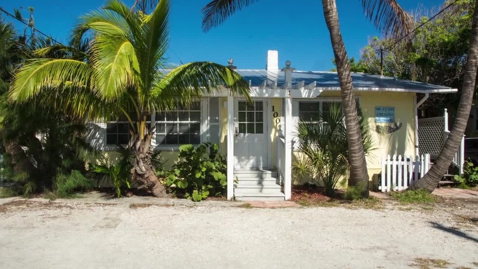 100 S 4th St, Bradenton Beach, FL for sale - Commercial Listing Video - Image 1 of 1