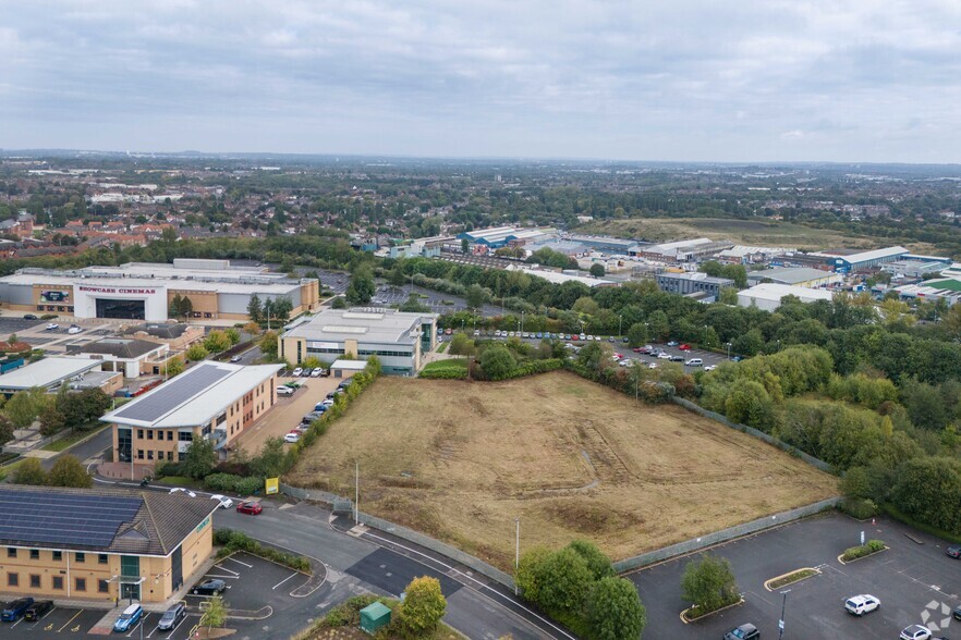 Castlegate Way, Dudley for lease - Building Photo - Image 1 of 16