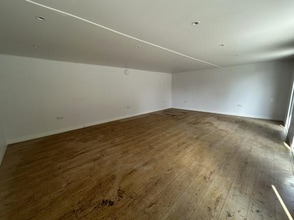 The Galloping Dr, Newtown for lease Interior Photo- Image 1 of 3