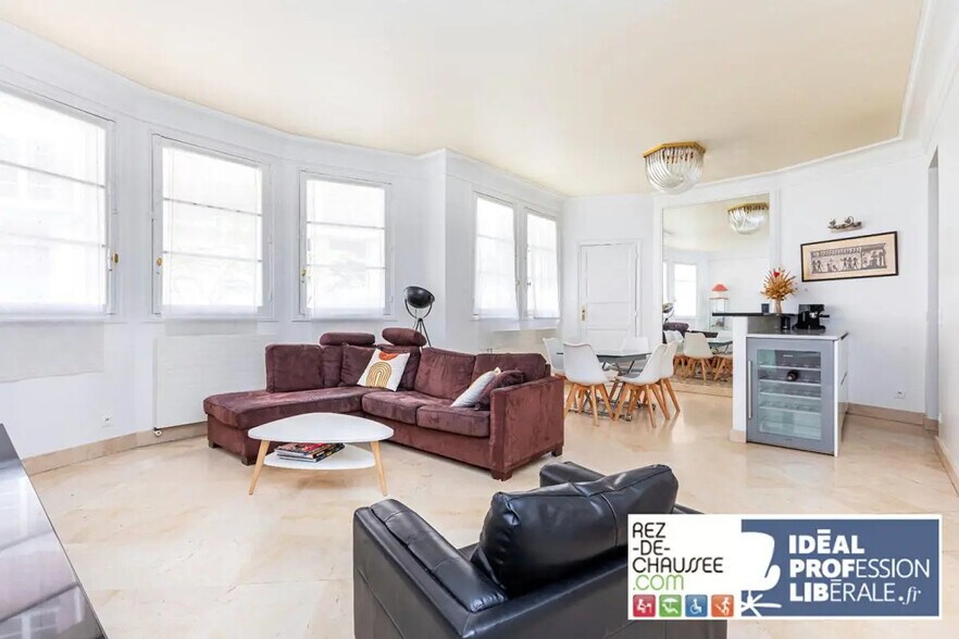 Office in Paris for sale - Building Photo - Image 2 of 11