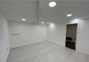 3 Midfield Dr, Kirkcaldy for lease Interior Photo- Image 1 of 3