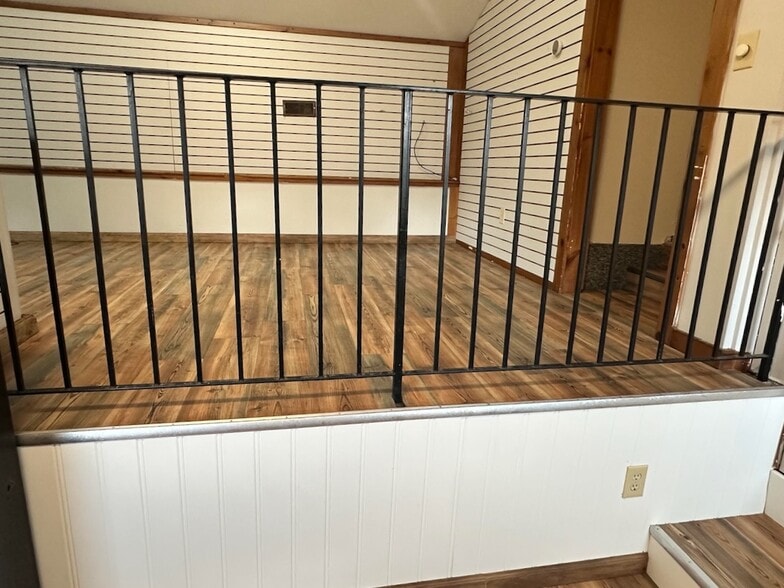 47 W Bridge St, Oswego, NY for sale - Interior Photo - Image 2 of 34