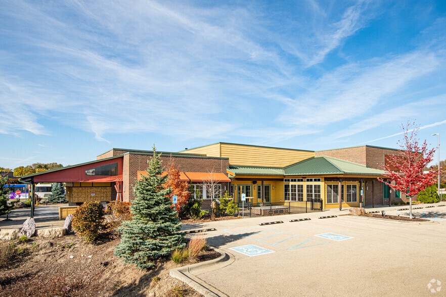 89 East Towne Mall, Madison, WI for lease - Building Photo - Image 2 of 21