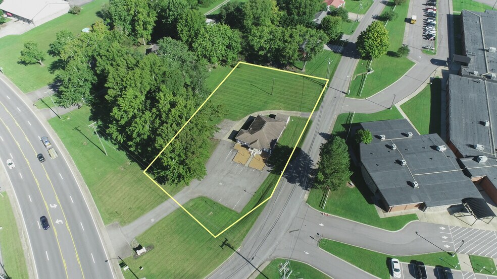 1756 Lake Rd, Greenbrier, TN 37073