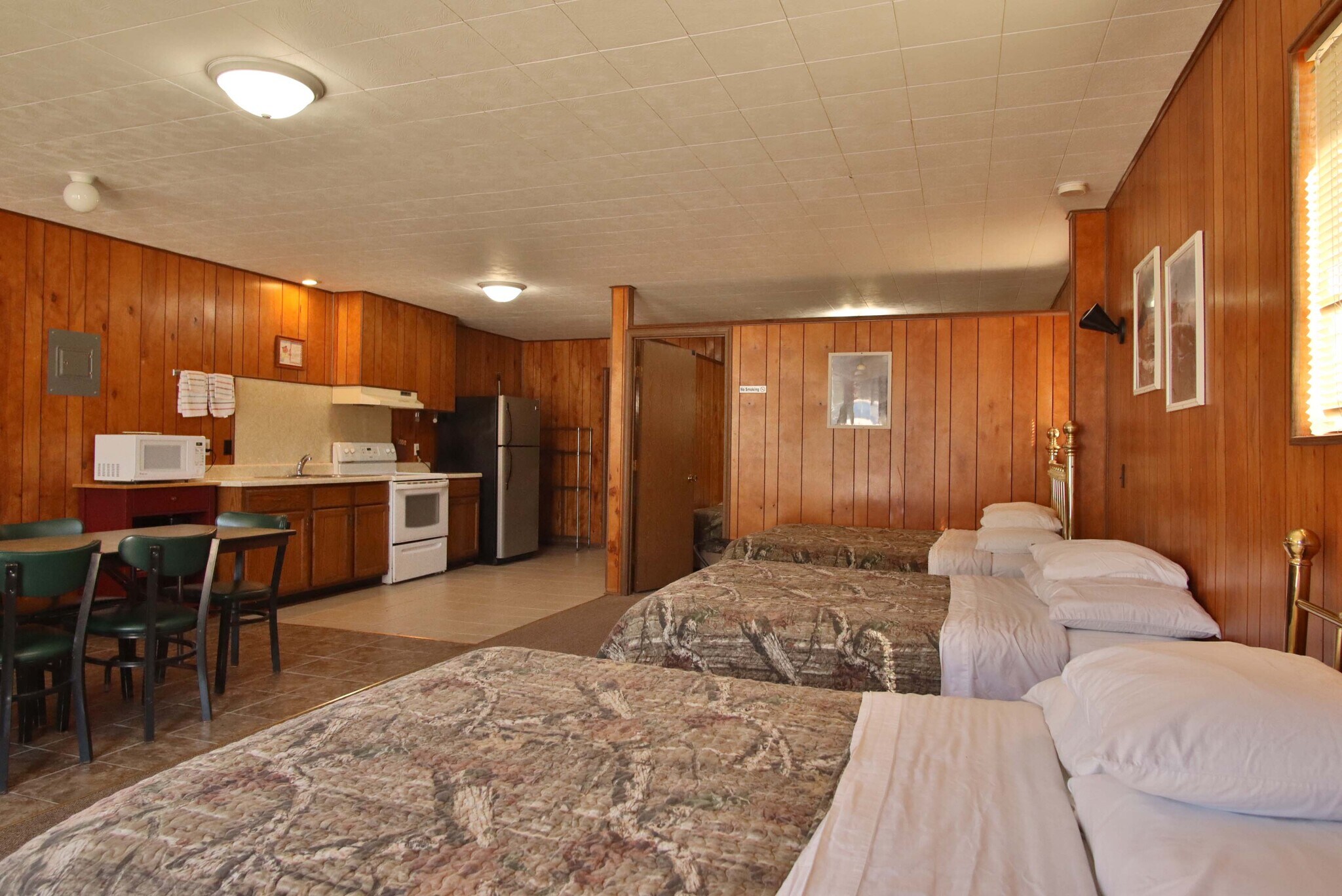 5 Southwinds Loop, Greenfield, MO 65661 Southwinds Motel