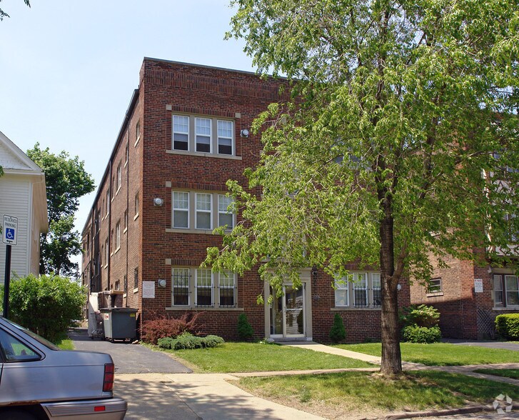1310 W 116th St, Lakewood, OH for sale - Building Photo - Image 2 of 4