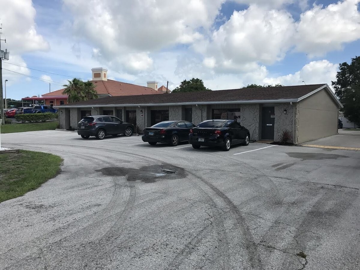 12651 Walsingham Rd, Largo, FL 33774