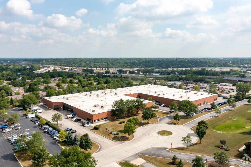 161 Tower Dr, Burr Ridge, IL for lease - Aerial - Image 3 of 7