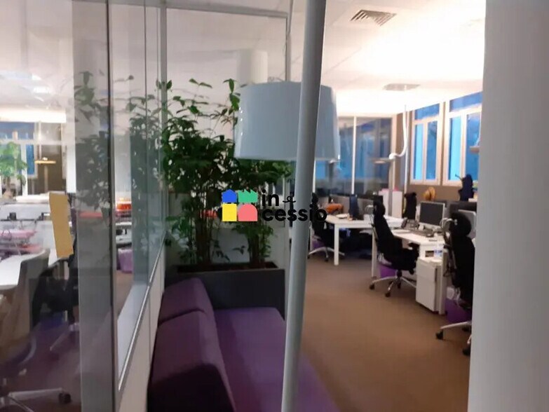 Office in Le Mans for lease - Building Photo - Image 3 of 7