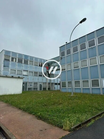 Flex in Garges-lès-Gonesse for sale - Building Photo - Image 1 of 8