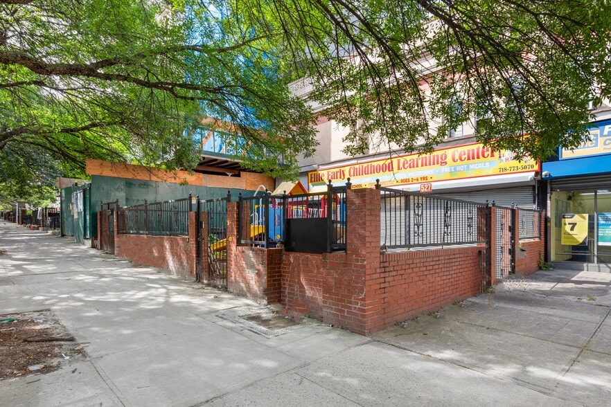 527 Eastern Pky, Brooklyn, NY for lease - Building Photo - Image 3 of 4
