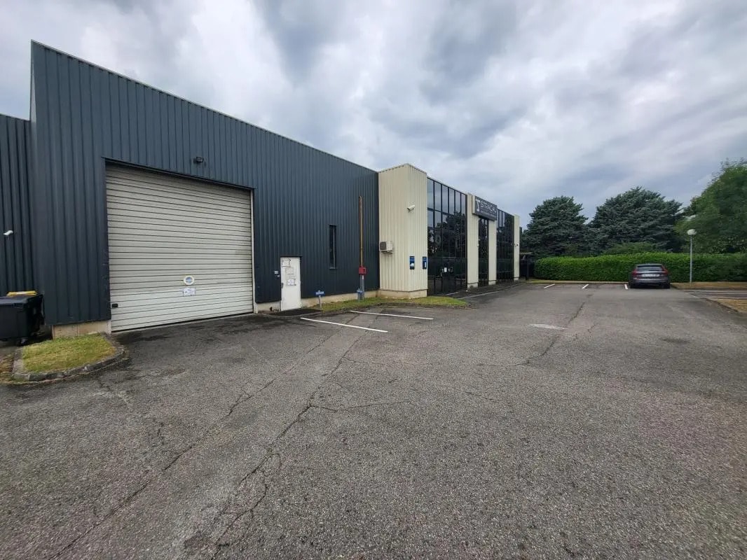 Flex in Genas for lease Building Photo- Image 1 of 8