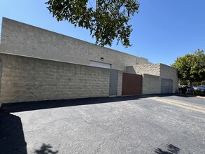 32 N Wood Rd, Camarillo, CA for lease Building Photo- Image 1 of 3