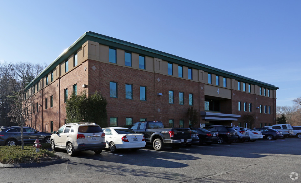 1407 S County Trl, East Greenwich, RI for lease - Building Photo - Image 1 of 25