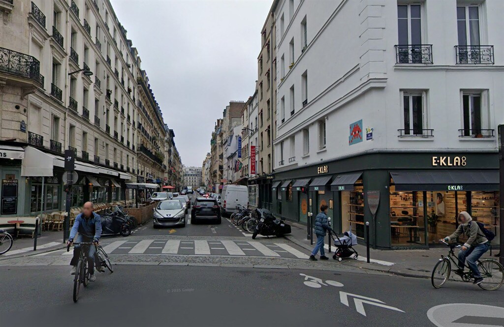 Retail in Paris for lease Building Photo- Image 1 of 3