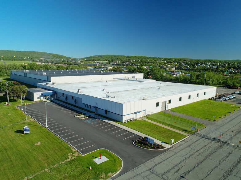 100 Keystone Industrial Park, Dunmore, PA for lease - Building Photo - Image 2 of 8