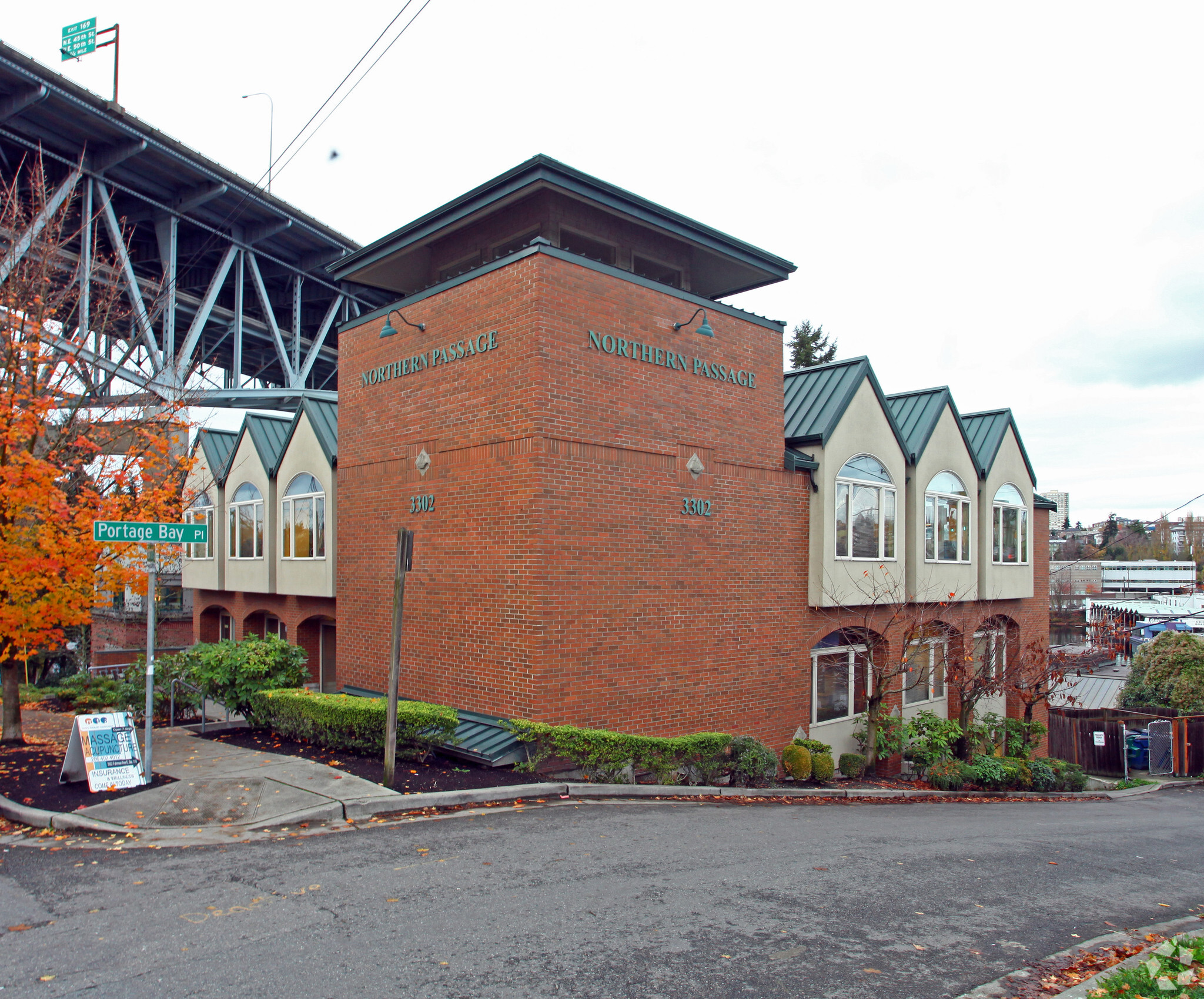 3302 Fuhrman Ave E, Seattle, WA for lease Primary Photo- Image 1 of 4