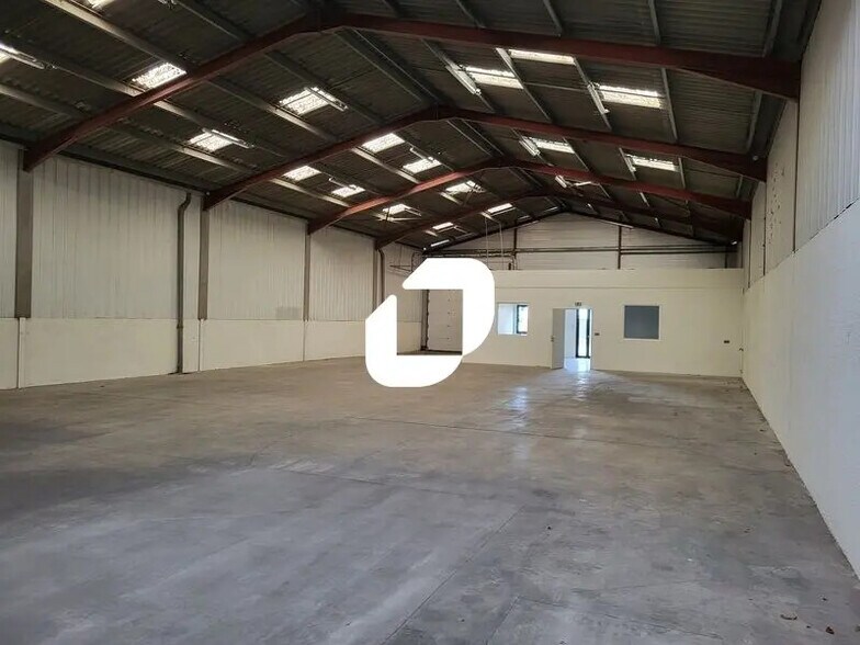 Industrial in Cestas for lease - Building Photo - Image 2 of 11