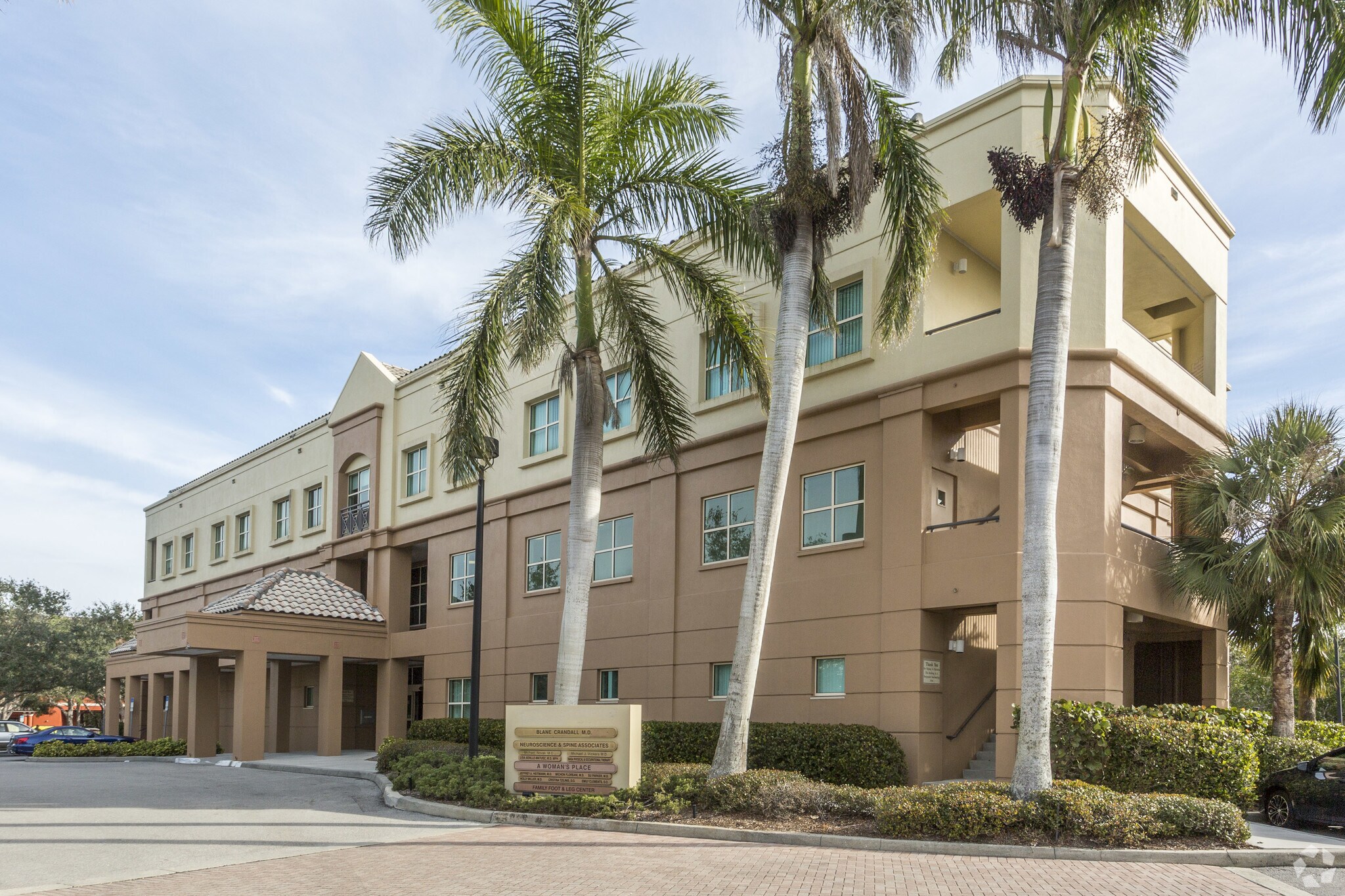 1660 Medical Blvd, Naples, FL for sale Primary Photo- Image 1 of 1