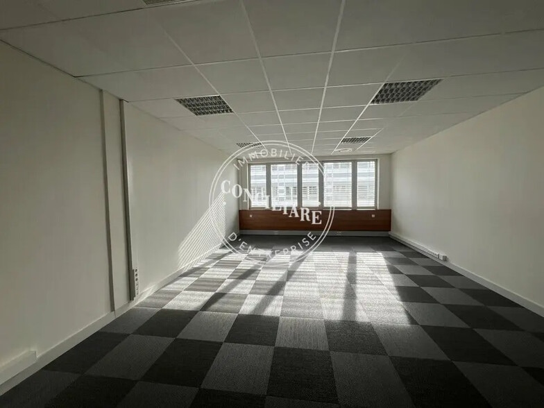 Office in Toulouse for lease - Interior Photo - Image 2 of 3
