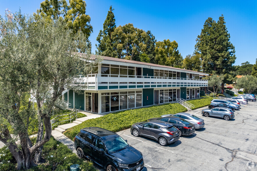 4000 Palos Verdes Dr N, Rolling Hills Estates, CA for lease - Building Photo - Image 1 of 8