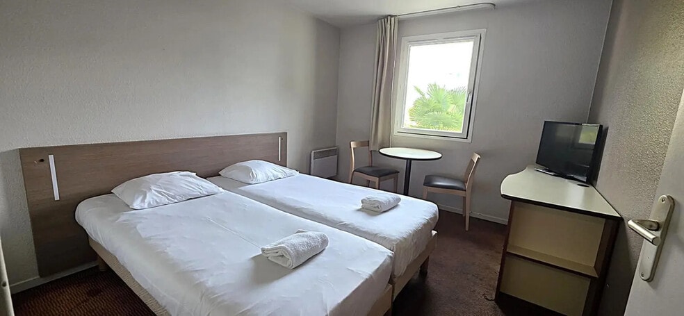 Flex in Saint-Nazaire for sale - Interior Photo - Image 3 of 7