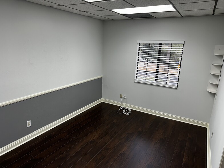 370 W Grand Blvd, Corona, CA for lease - Interior Photo - Image 3 of 7