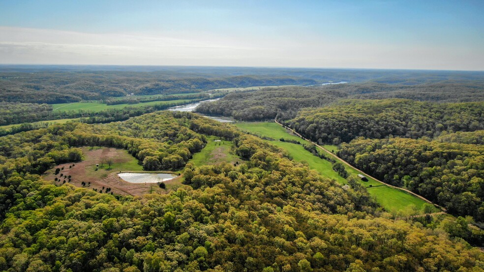 720 Oak Bend Rd, Kaiser, MO for sale - Building Photo - Image 1 of 16