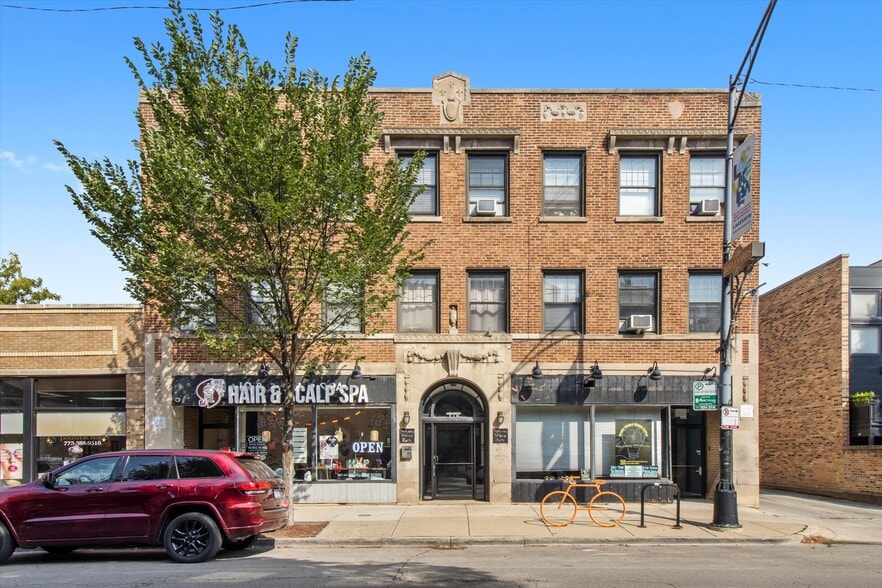 916-918 W Diversey Pky, Chicago, IL for sale - Building Photo - Image 2 of 9