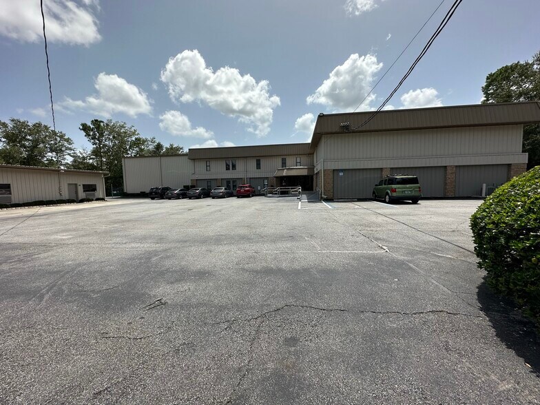 3787 Old Middleburg Rd, Jacksonville, FL 32210