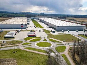  for lease Building Photo- Image 2 of 3