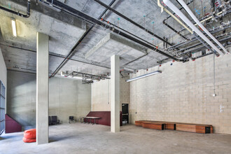 905 E 2nd St, Los Angeles, CA for lease Interior Photo- Image 2 of 4