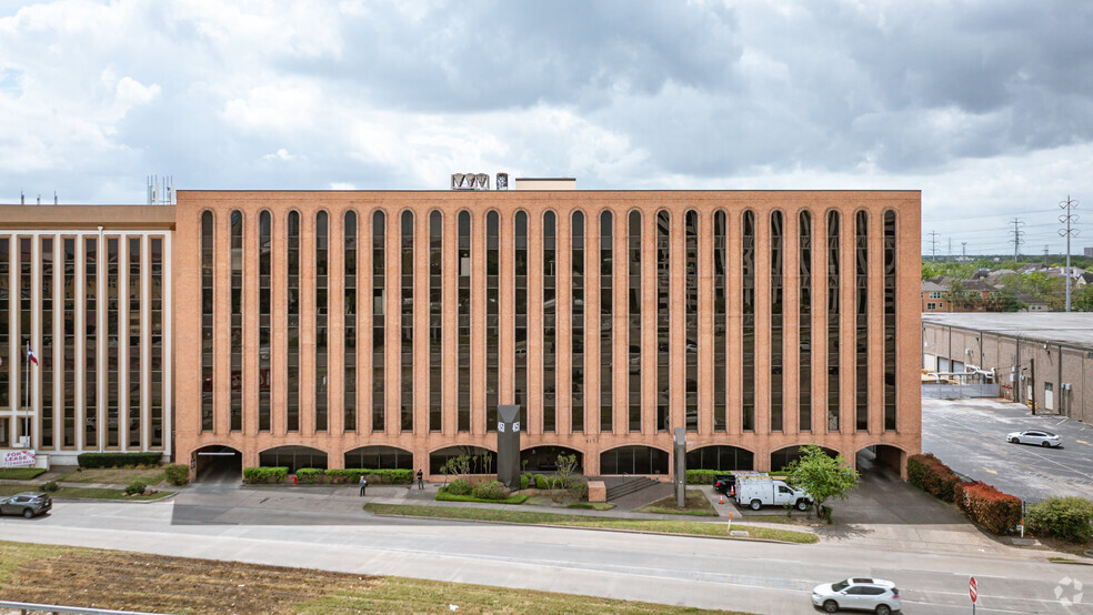 4151 Southwest Fwy, Houston, TX for sale - Building Photo - Image 3 of 10