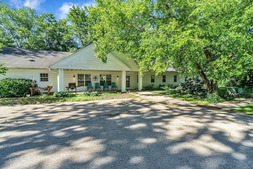 121 S 5th St, Evansville, WI for sale - Building Photo - Image 1 of 1