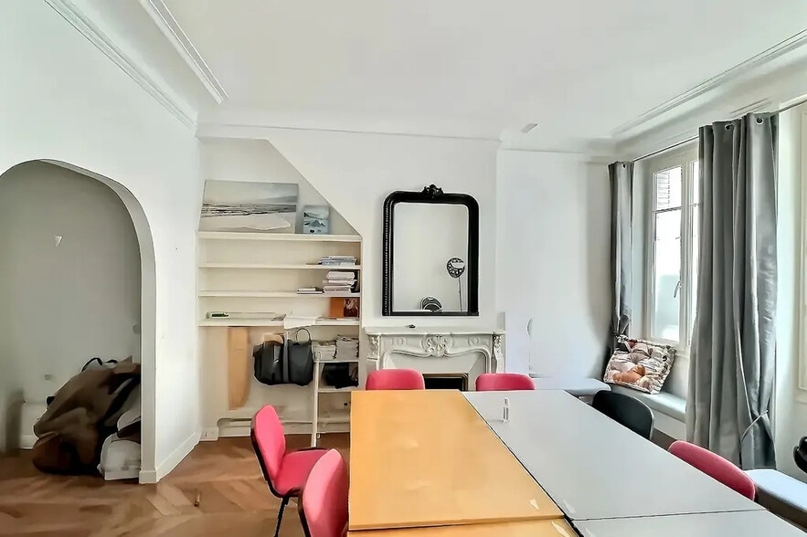 Office in Paris for lease - Interior Photo - Image 2 of 4