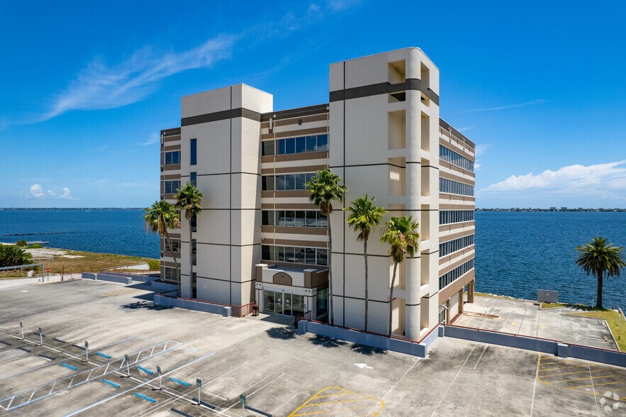 709 S Harbor City Blvd, Melbourne, FL for lease - Building Photo - Image 2 of 8