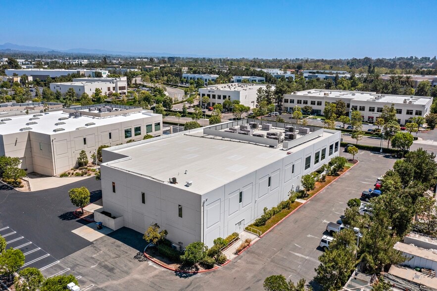 45 Tesla, Irvine, CA for sale - Building Photo - Image 2 of 12