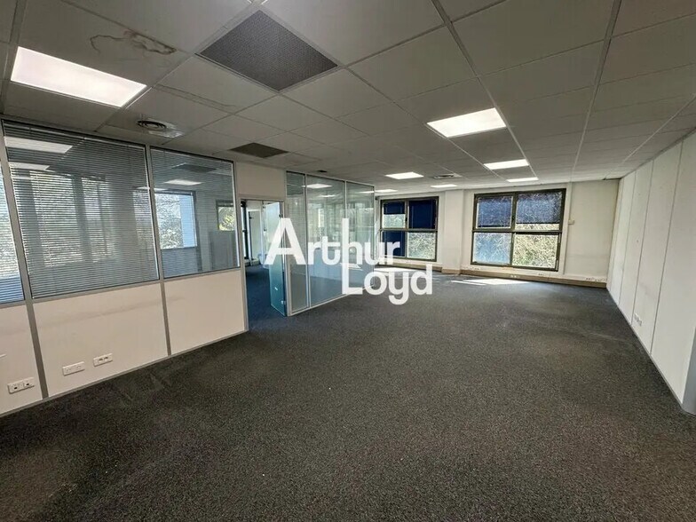 Office in Valbonne for sale - Interior Photo - Image 3 of 8