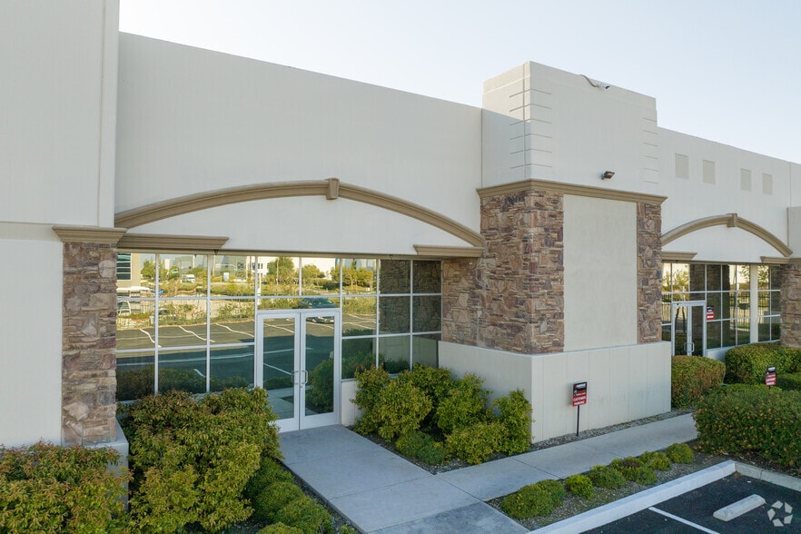 2479 W Walnut Ave, Rialto, CA for sale - Building Photo - Image 2 of 6