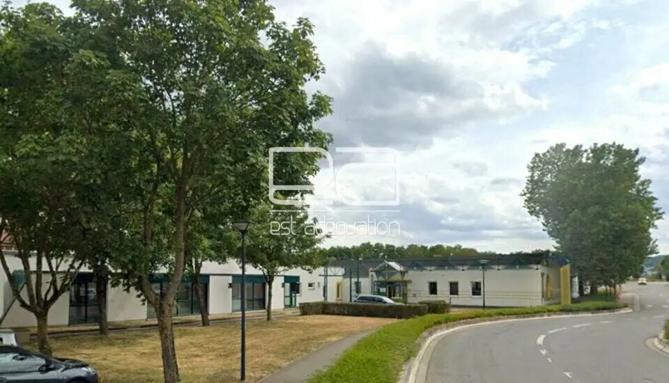 Office in Pompey for lease - Building Photo - Image 3 of 8