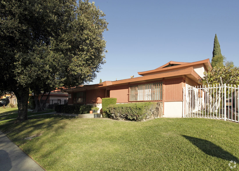 624-632 Abbey Ln, Pomona, CA for sale - Primary Photo - Image 1 of 1