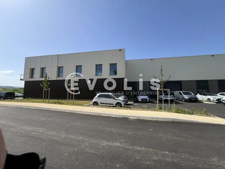 170 Rue Des Terres Bourdin, Rillieux-la-Pape for sale - Building Photo - Image 3 of 9