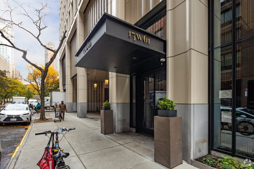 1865 Broadway, New York, NY for lease - Building Photo - Image 3 of 9