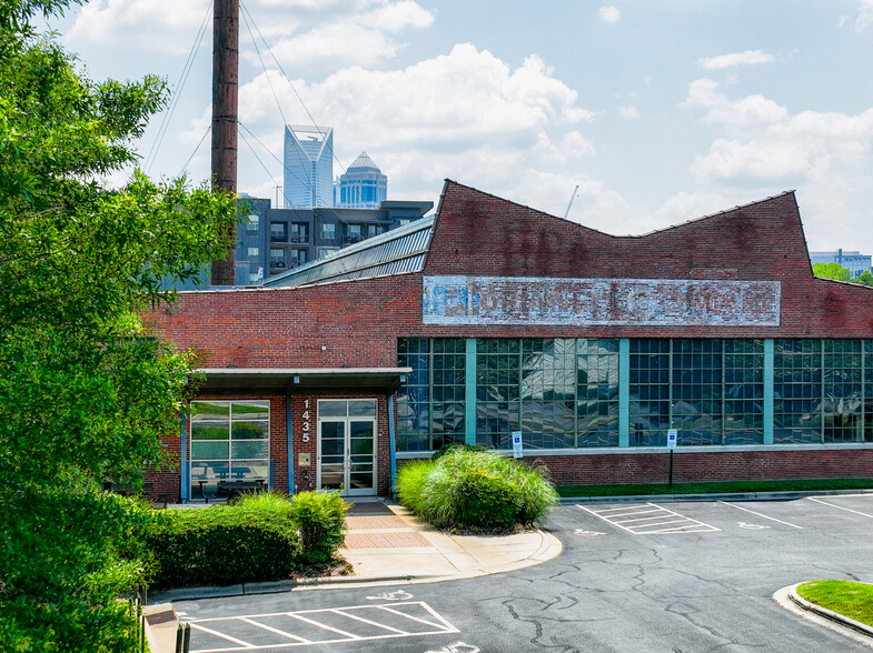 1435 W Morehead St, Charlotte, NC for lease - Building Photo - Image 1 of 5