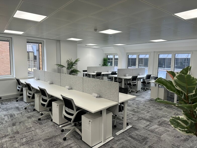 37 Lombard St, London for lease - Interior Photo - Image 2 of 7