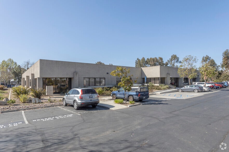 9085 Aero Dr, San Diego, CA for lease - Building Photo - Image 2 of 6