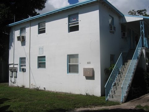 925 6th St, West Palm Beach, FL for sale - Primary Photo - Image 1 of 16