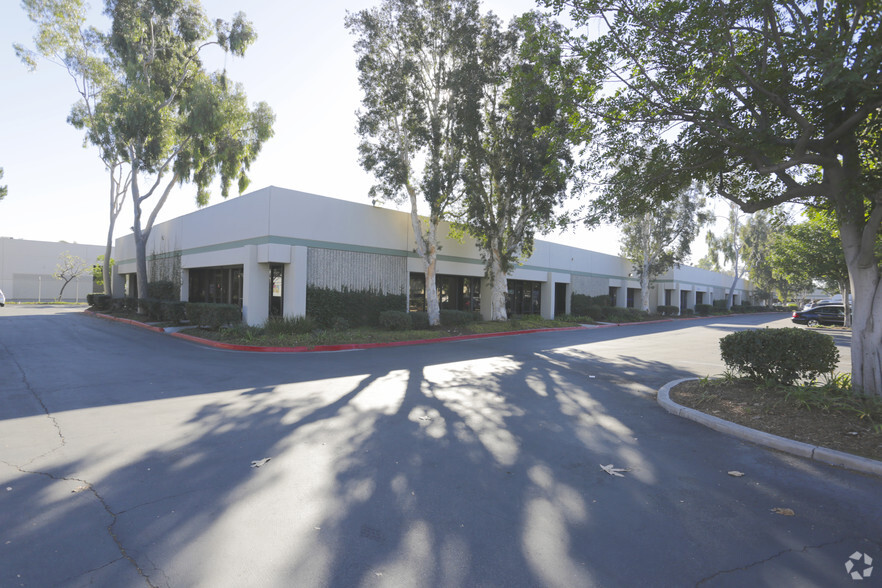 11562 Knott St, Garden Grove, CA for lease - Primary Photo - Image 1 of 4