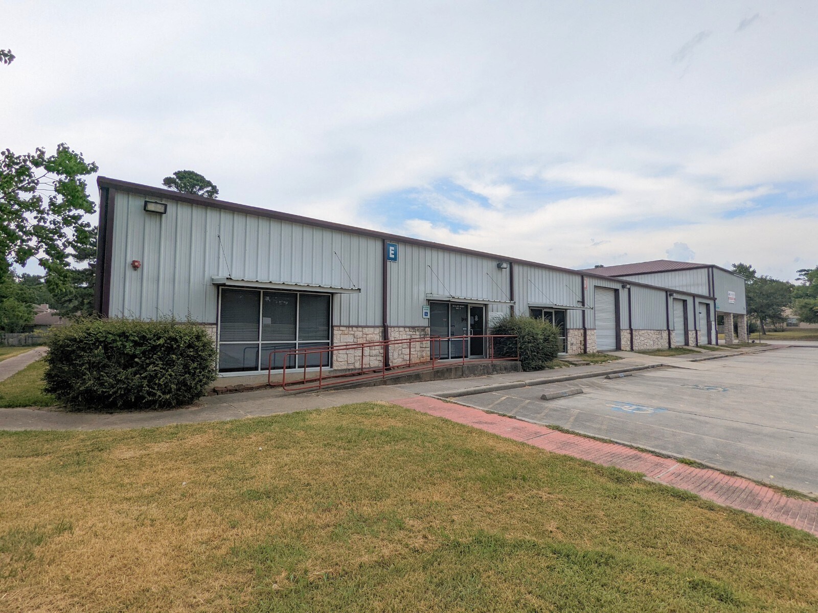 1151 N Loop 336 E, Conroe, TX for sale Building Photo- Image 1 of 1