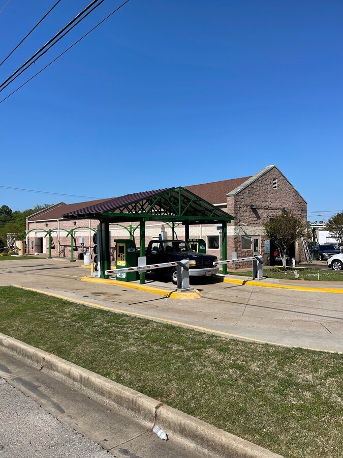 300 E Marshall Ave, Longview, TX 75601